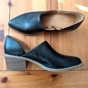 Women's Pointed Toe Open Ankle Bootie 9.5W (wide) Black Faux-Leather NWOT